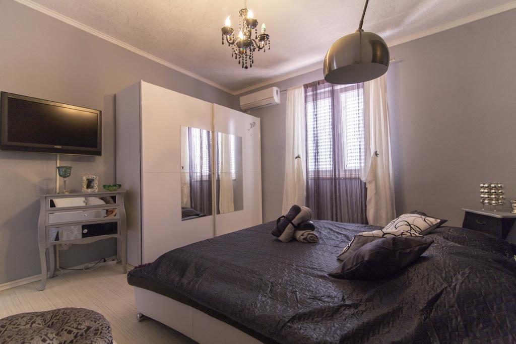 Villa Long Island Luxury Residence, Sali Dugi Otok-Private Parking,Next To Beach ภายนอก รูปภาพ
