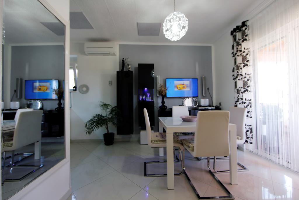 Villa Long Island Luxury Residence, Sali Dugi Otok-Private Parking,Next To Beach ภายนอก รูปภาพ